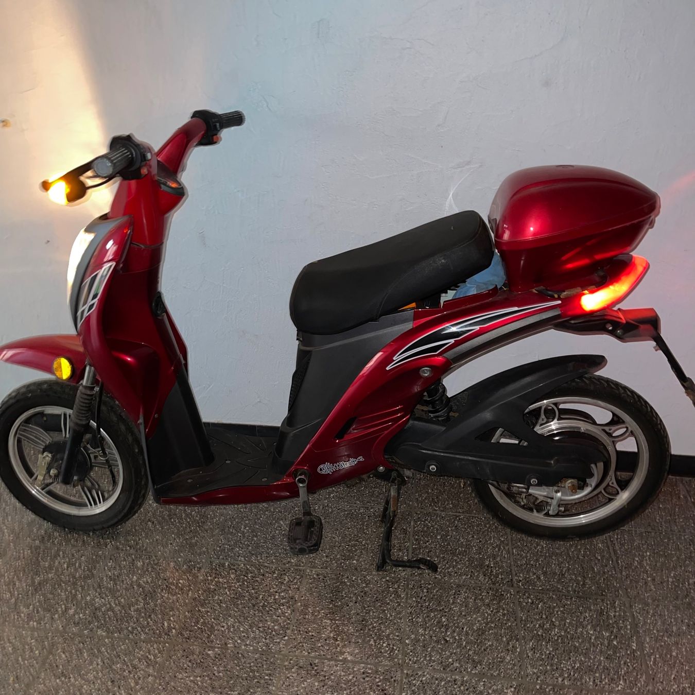 Veicoli elettrici: Elektro Roller Vespino – Usato da zürich venduto da khouya01 6