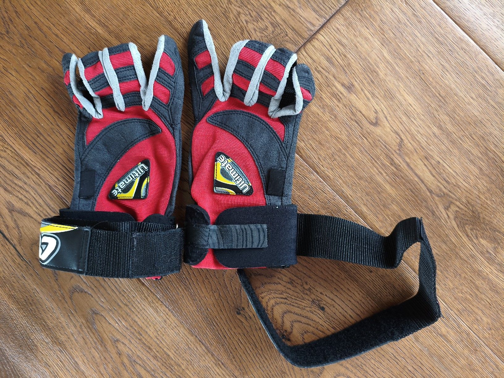 Handschuhe & Handstulpen: Clincher Grip Wasserhandschuhe – Gebraucht aus Wislikofen von hd9_6mky 1
