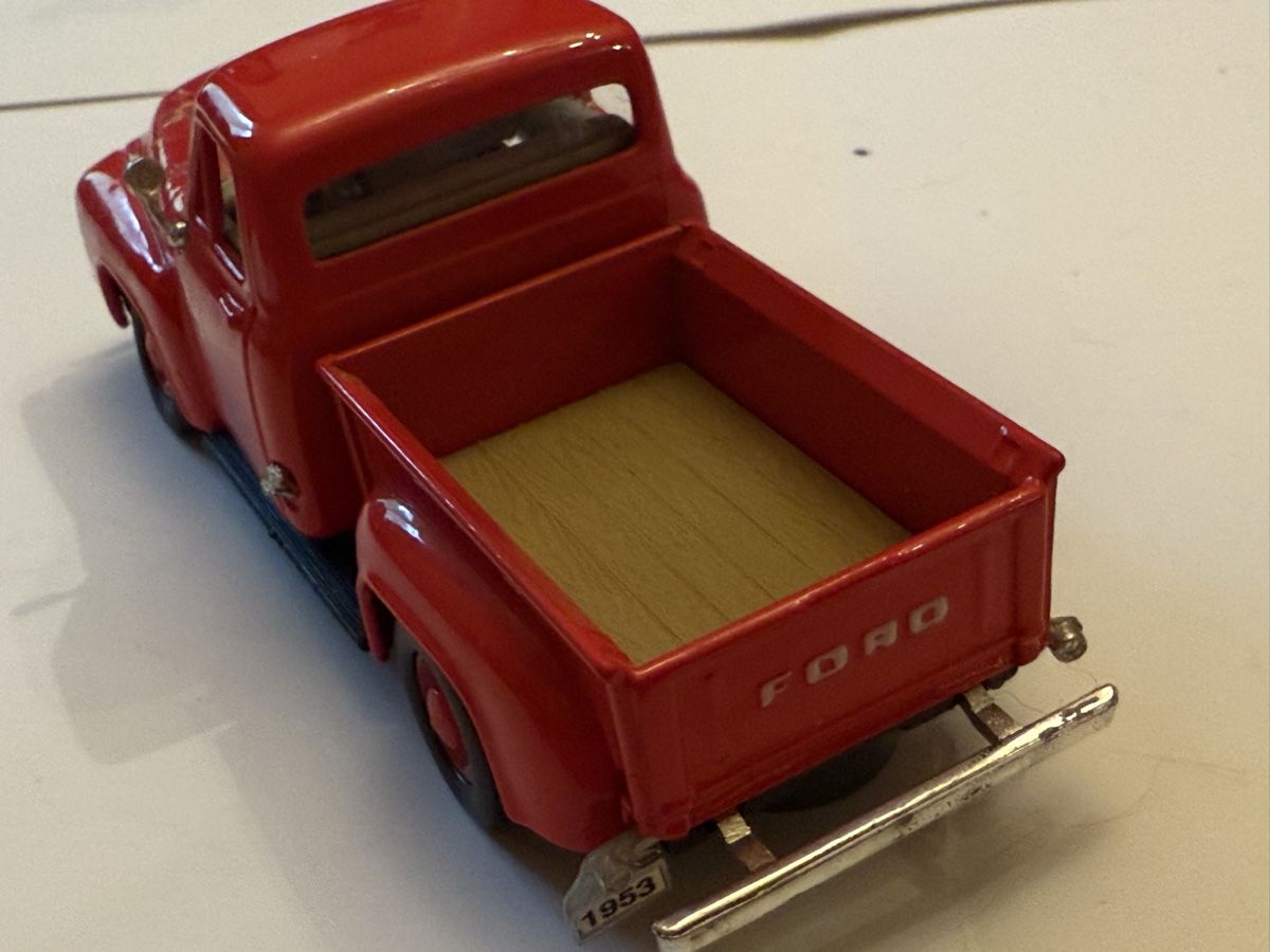Ford Modellini d'auto: FORD F100/1:43/neuwertig – Usato da hunzenschwil venduto da Oldipark 3