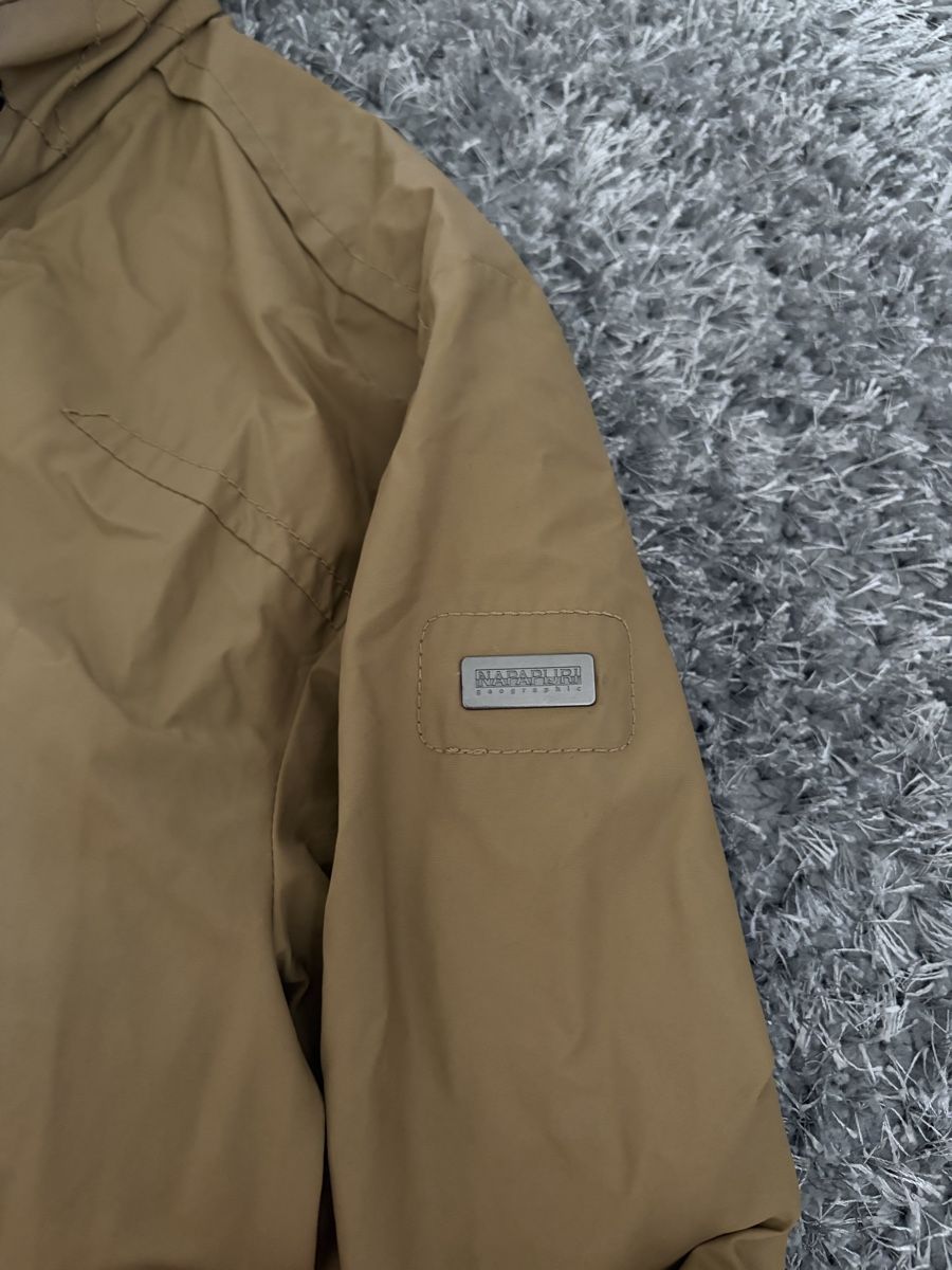 Napapijri Giacche: Napapijri Lightweight Jacket  – Nuovo (secondo la descrizione) da Brislach venduto da edu_t6pq 1