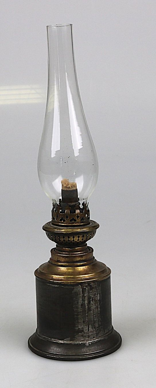 Lampen: Antike Petroleumlampe / Öllampe – Gebraucht aus Volketswil von brockipfannenstil 3