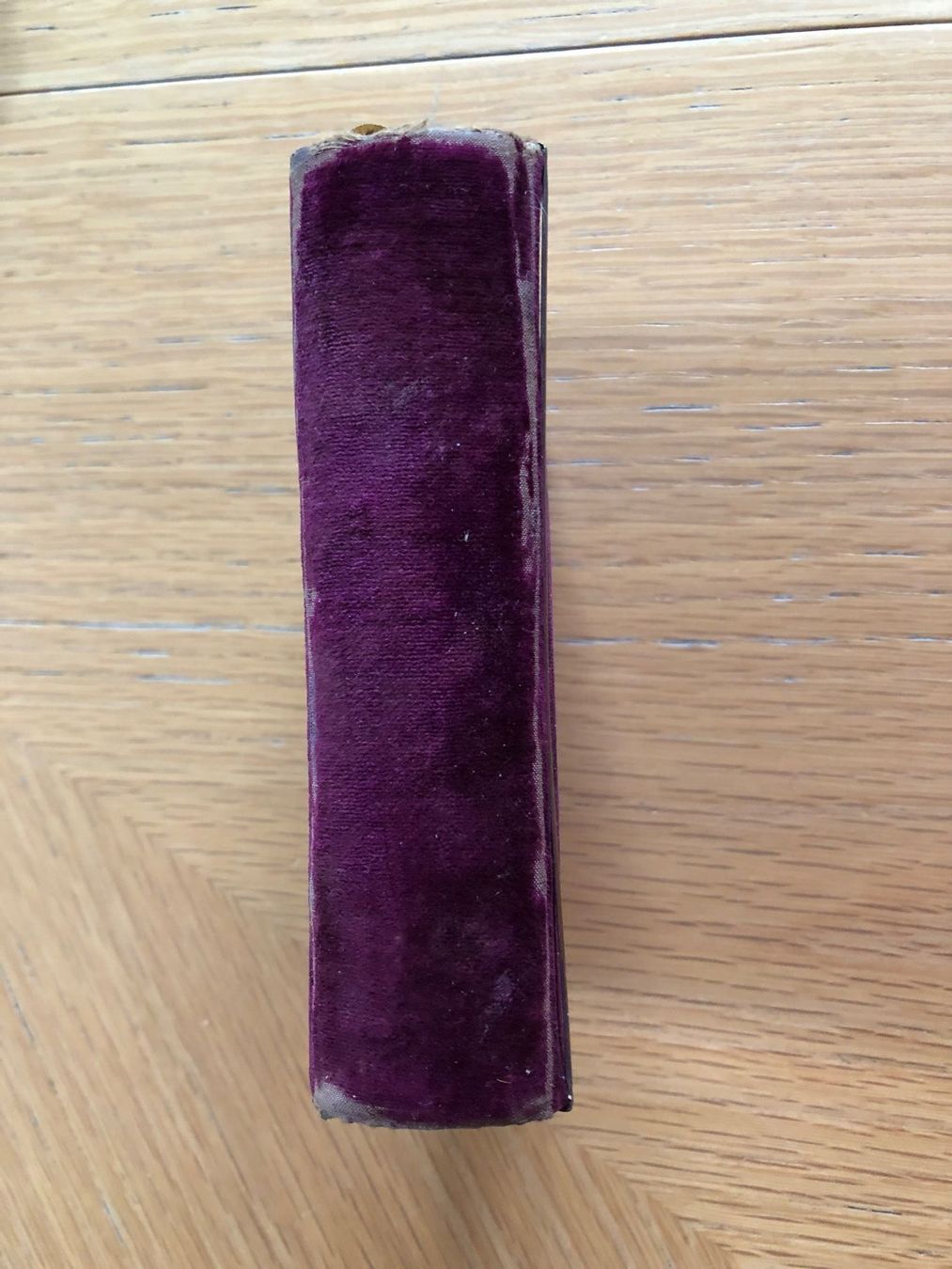 Libri: Antikes Gebetsbuch mit Kreuz, Samt – Usato da Schübelbach venduto da Dolly990_2 1