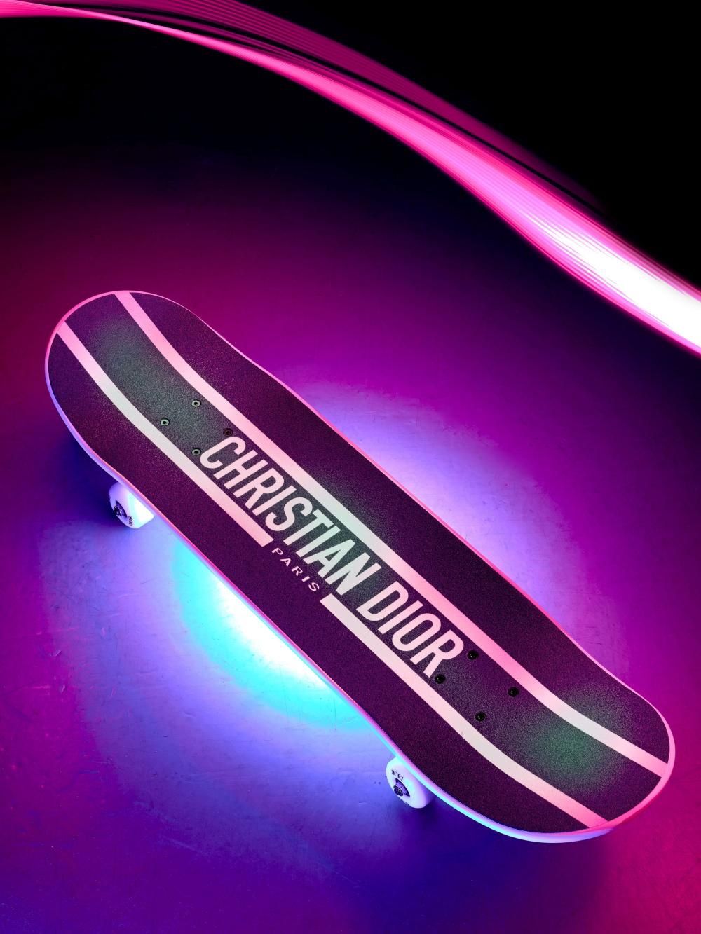 Skateboards: Skateboard Dior – Nuovo e nell'imballaggio originale da Chêne-Bougeries venduto da CollectorGVA 2