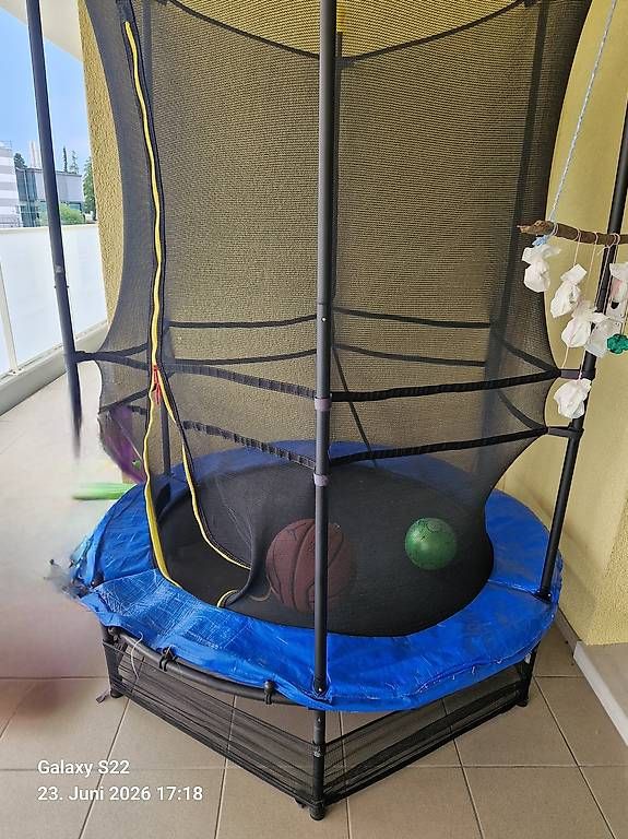 Trampoline: Trampolin  und Babys Rutschbahn  – Gebraucht aus Arbon von bilko01 3