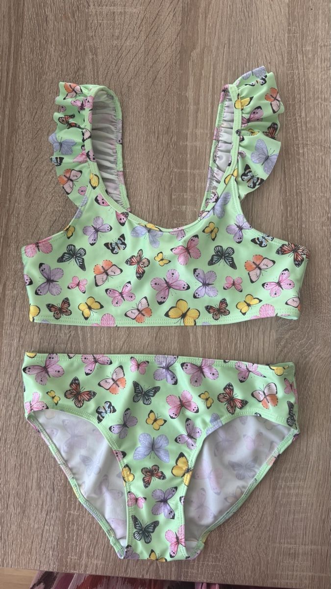 H&M Badekleider & Bikinis: Badeanzug 👙 gr.134/140  – Gebraucht aus Winterthur von -BeHappy24-