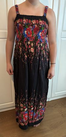 Schönes Sommerkleid mit Blumenmuster, one Size