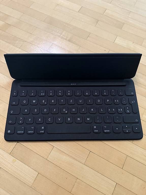 Claviers: Original Apple iPad Smart Keyboard Model A1829 – D'occasion à Scherzingen par polini42 1