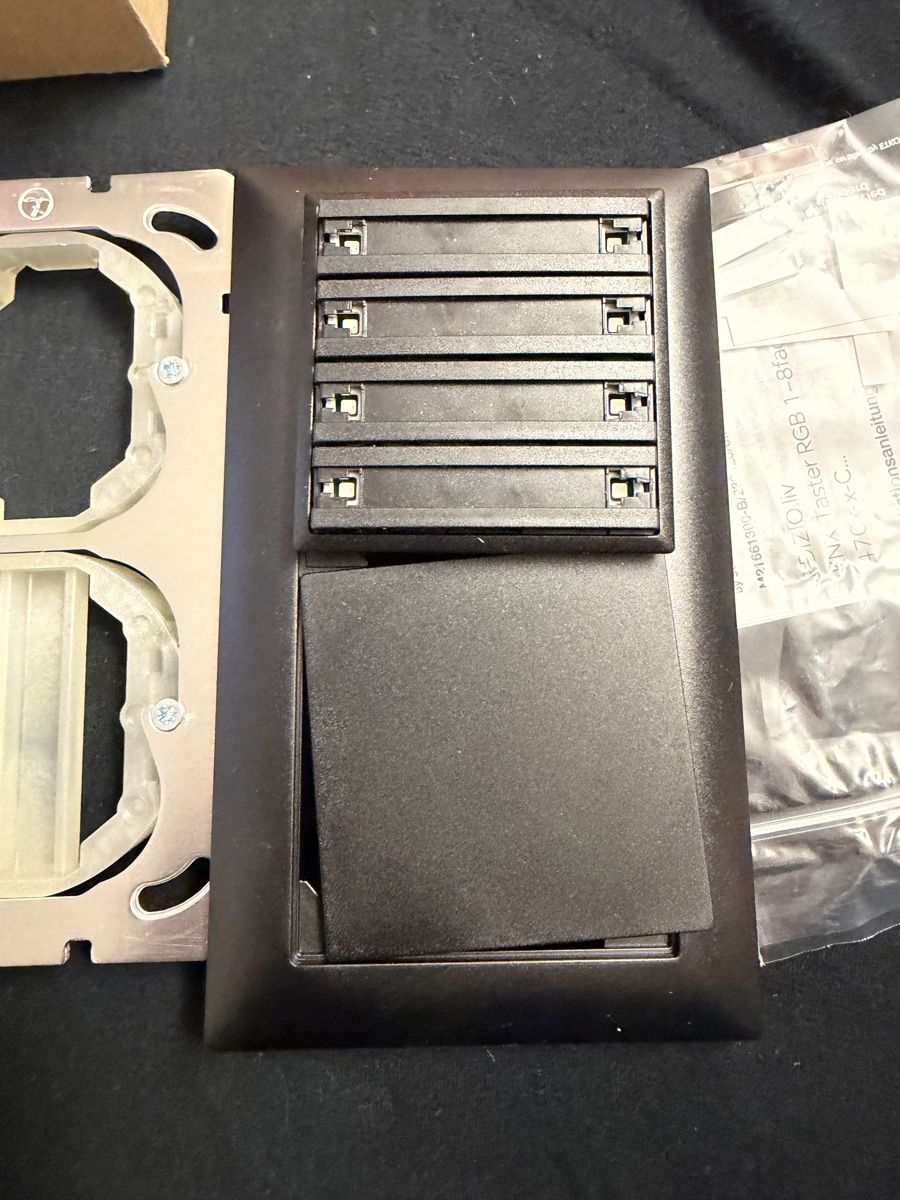 Feller Interruttori: Feller KNX Taster RGB set – Nuovo e nell'imballaggio originale da horgen venduto da wilsonake 4