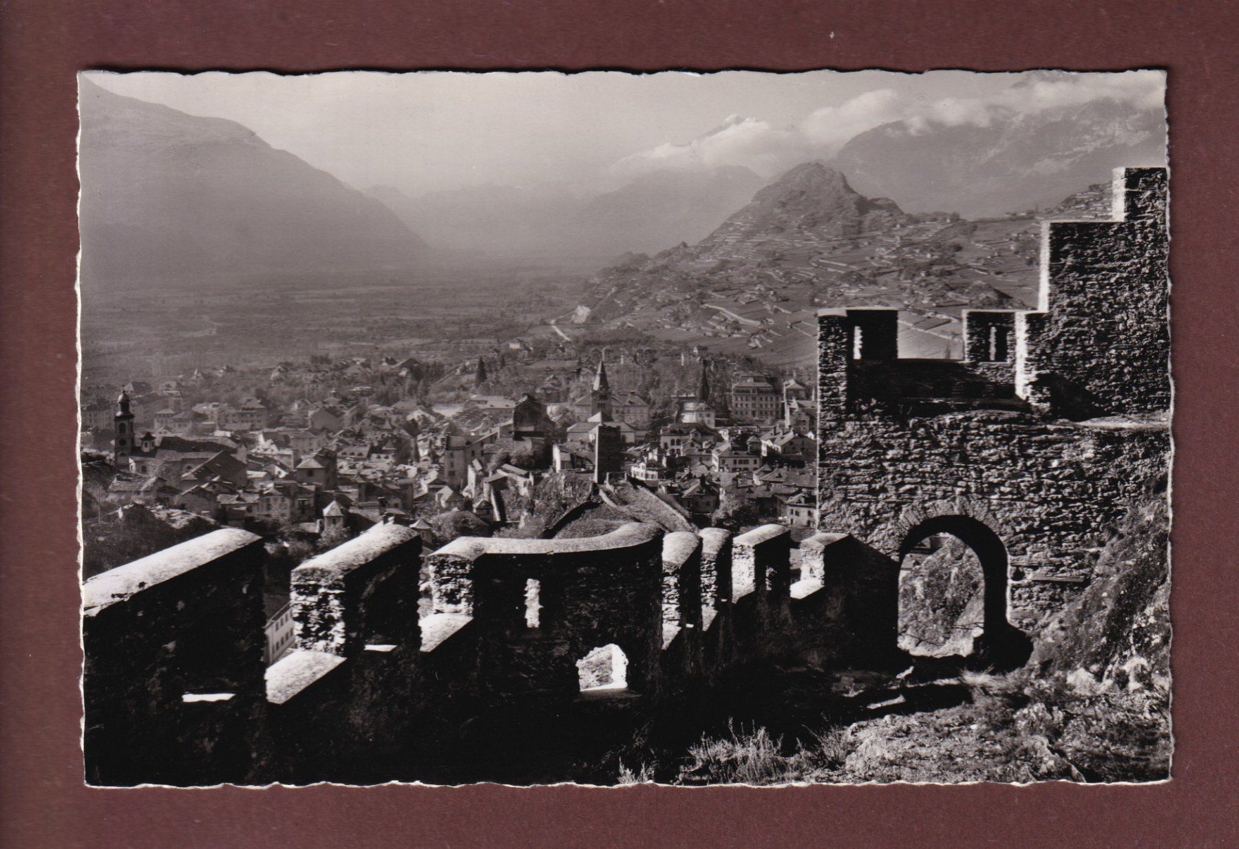 Cartes postales: SION - Tourbillon  - Les Remparts – D'occasion à Pully par nicecards-shop