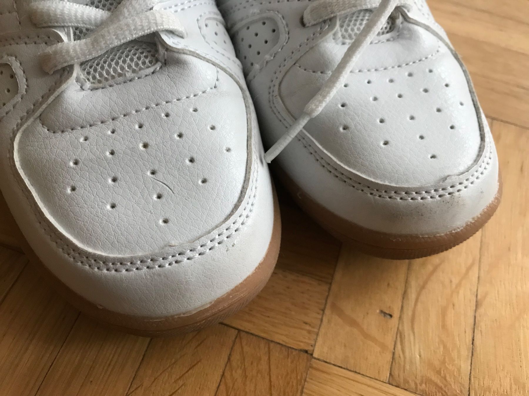Schuhe für Mädchen: Turnschuhe von Kids Grösse 32 weiss – Gebraucht aus Emmenbrücke von Hathor123 4