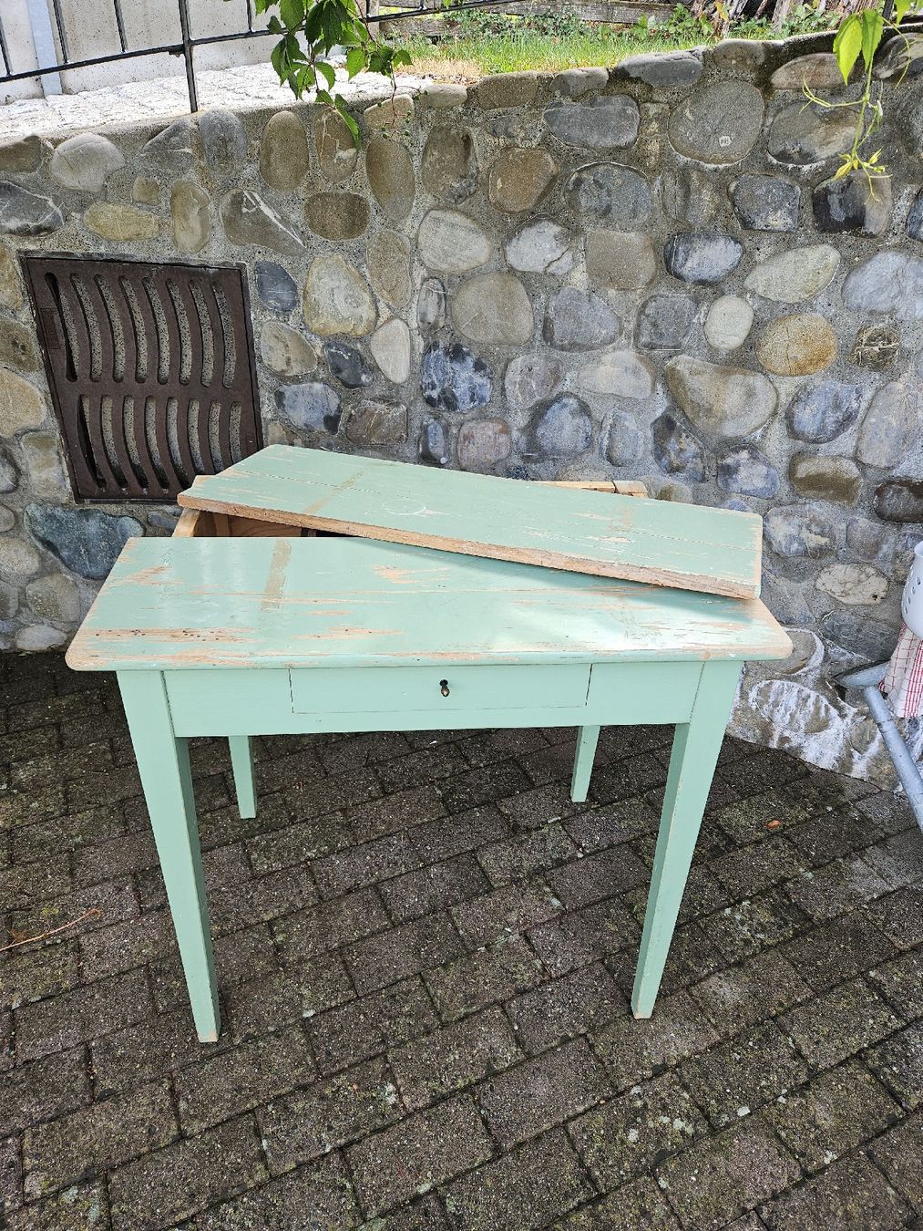 Tische: Holztisch zum restaurieren. – Gebraucht aus Menziken von the_zw6x 6