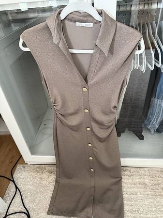 ZARA ÄRMELLOSES KLEID