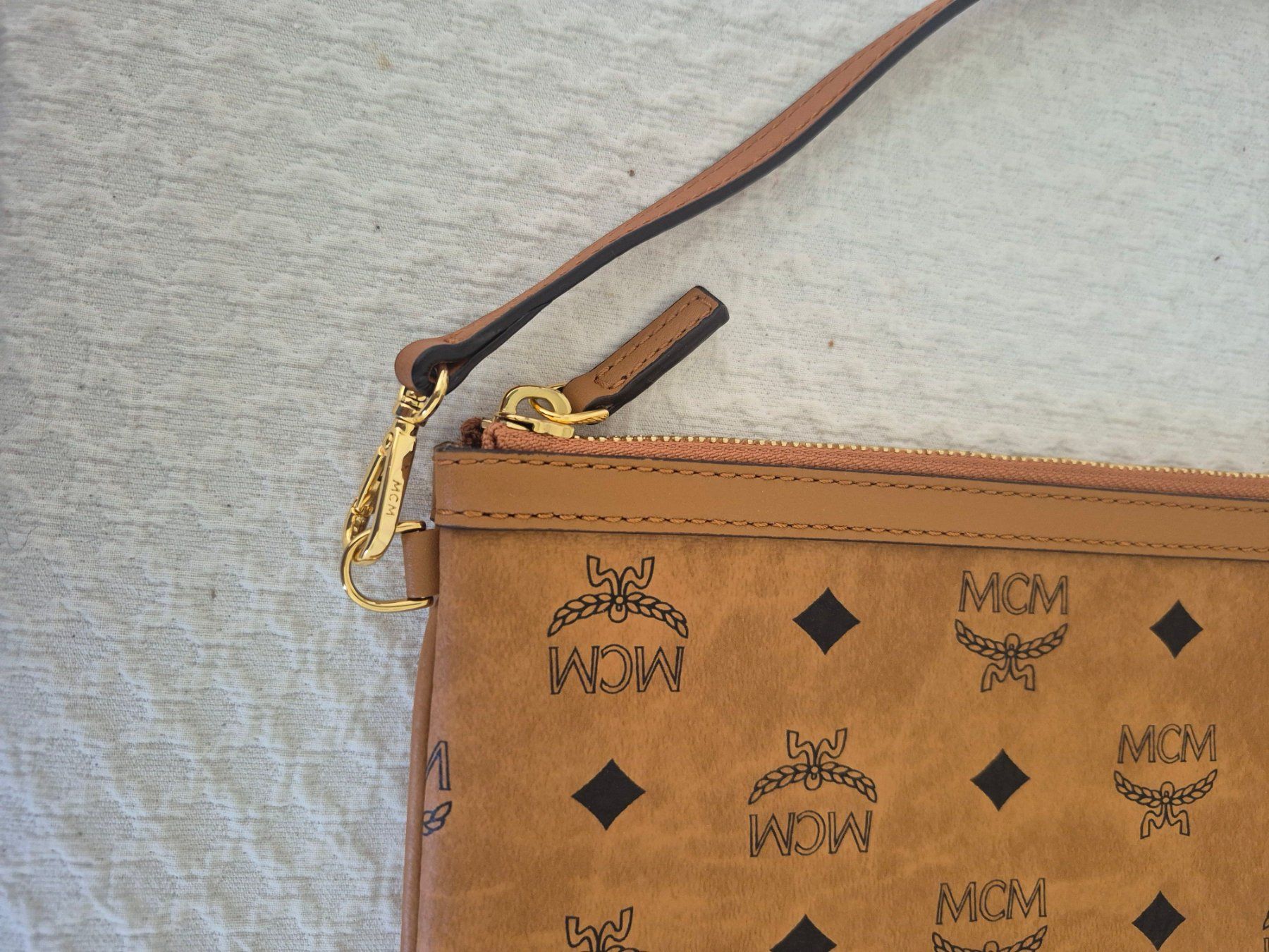 Mcm Borse da donna: Neue MCM Clutch – Nuovo (secondo la descrizione) da Dottikon venduto da Pega7 8