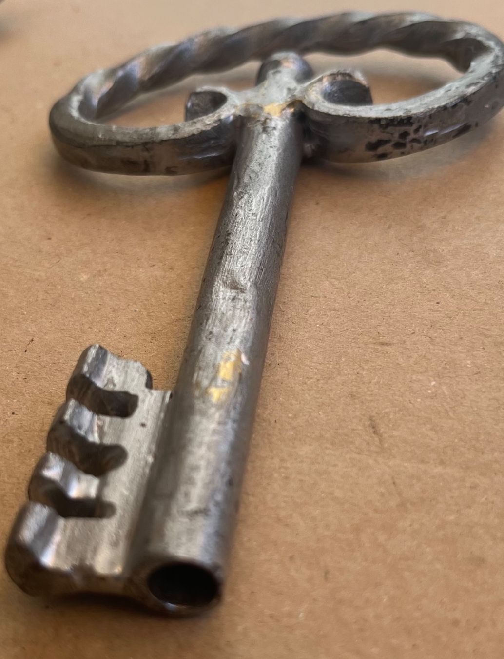 Chiavi: Antiker Schlüssel Eisen mit Patina, ca 13cm – Usato da Ostermundigen venduto da DaxKarten-75 2