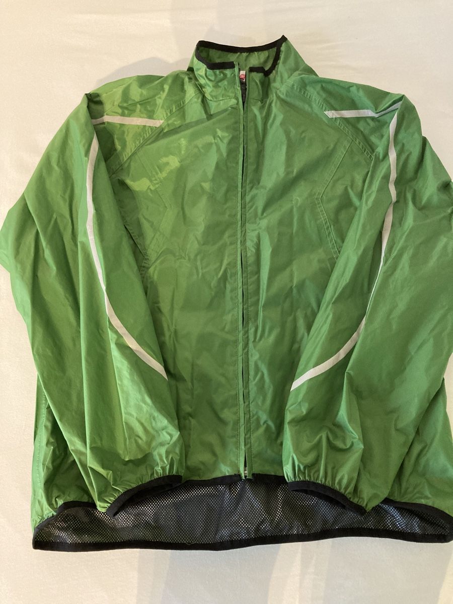 Giacche: Leichte Velo Regenjacke Gr. M mit Reflektoren – Usato da Mühlau venduto da hofstattuhu