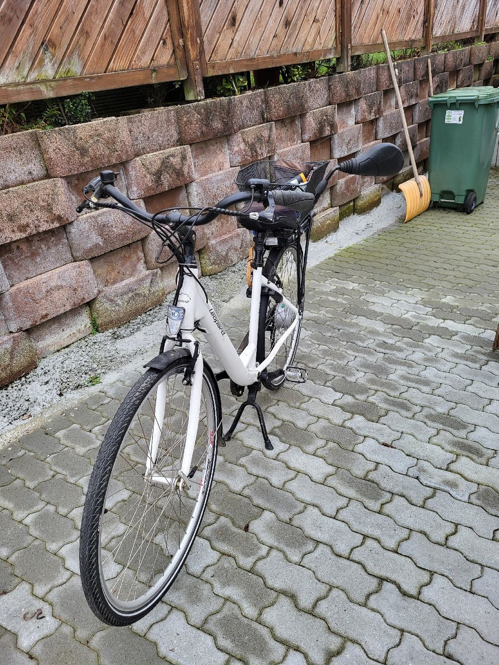 Leopard Velos: E -Bike 400km wie neu. – Gebraucht aus Kräiligen von kru_z2qg 3