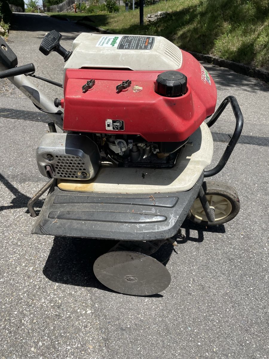 Honda Tutte le macchine: Bodenhacke Honda F210 – Usato da Brügg BE venduto da CK1981 1