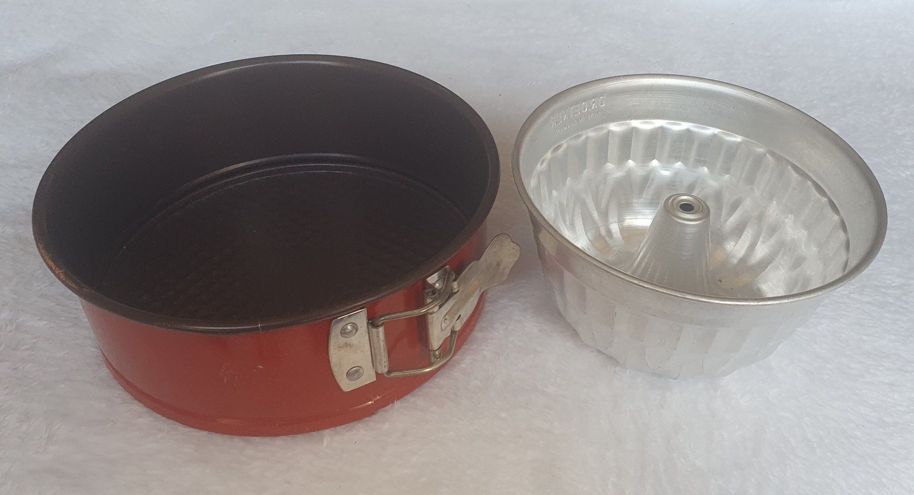 Teglie da forno: 2 kleine Backformen - Springform und Gugelhupf – Usato da Auw venduto da beretta1966