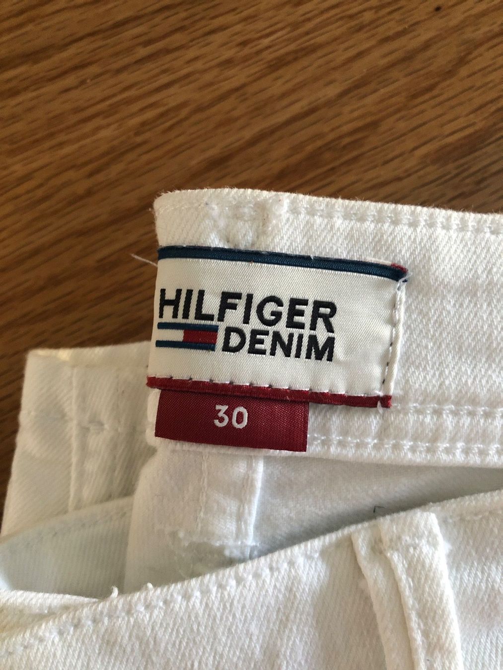 Pantaloni: Tommy Hilfiger kurze Hosen – Nuovo (secondo la descrizione) da Safenwil venduto da Johnwick1986 2