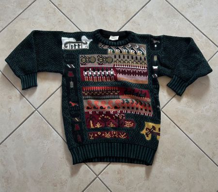 Vintage Strickpullover mit Hieroglyphenmuster