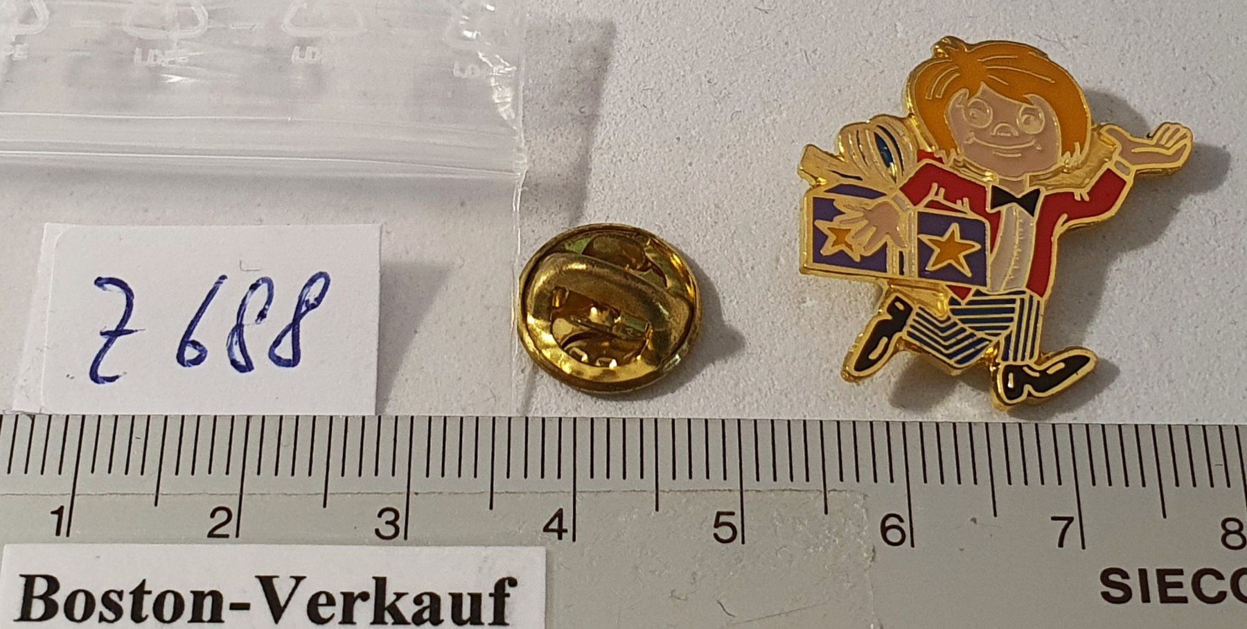 Giocattoli: Z688 - Pin Junge Knabe mit Weihnachtsgeschenk Geschenk – Usato da Reinach BL venduto da Boston-Verkauf 1