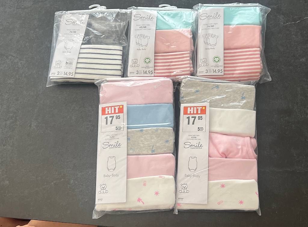 Lotti & Set di vestiti: Baby Bodies – Nuovo (secondo la descrizione) da Frauenfeld venduto da nu_fe