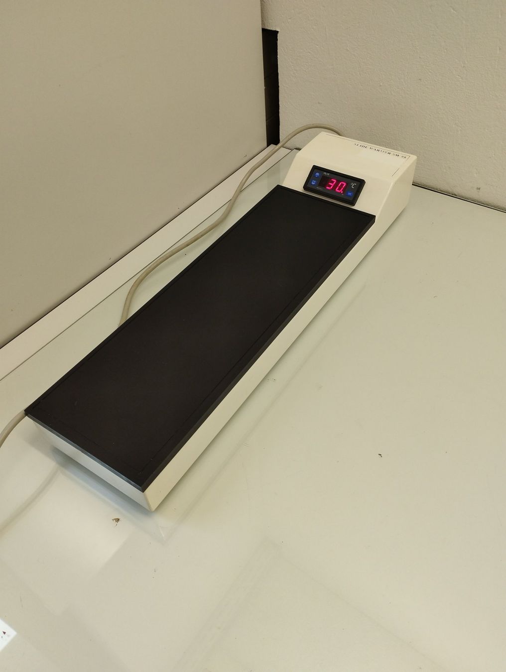 Accessori da laboratorio: Adamas Slide Warmer SW 85 – Usato da Niederdorf venduto da LeptonAG_Labor