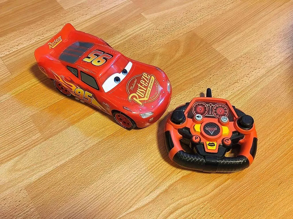 Dickie Toys Modellismo RC: Voiture télécommandée Flash McQueen – Usato da Onex venduto da nightwalker022
