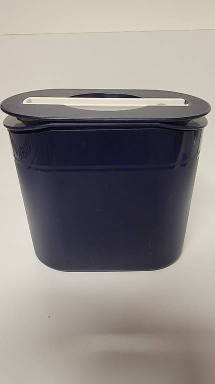 Tupperware Contenitori & Simili: Tupperware Eiswürfelbehälter mit Zange – Usato da Zofingen venduto da Loop_ReSale 1