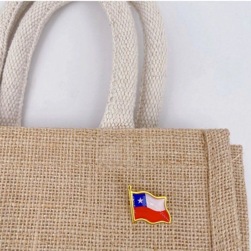 Plaketten & Abzeichen: Set mit 50 Ansteckern mit der Flagge Chiles – Neu und originalverpackt aus Bussigny von NATURALO 3