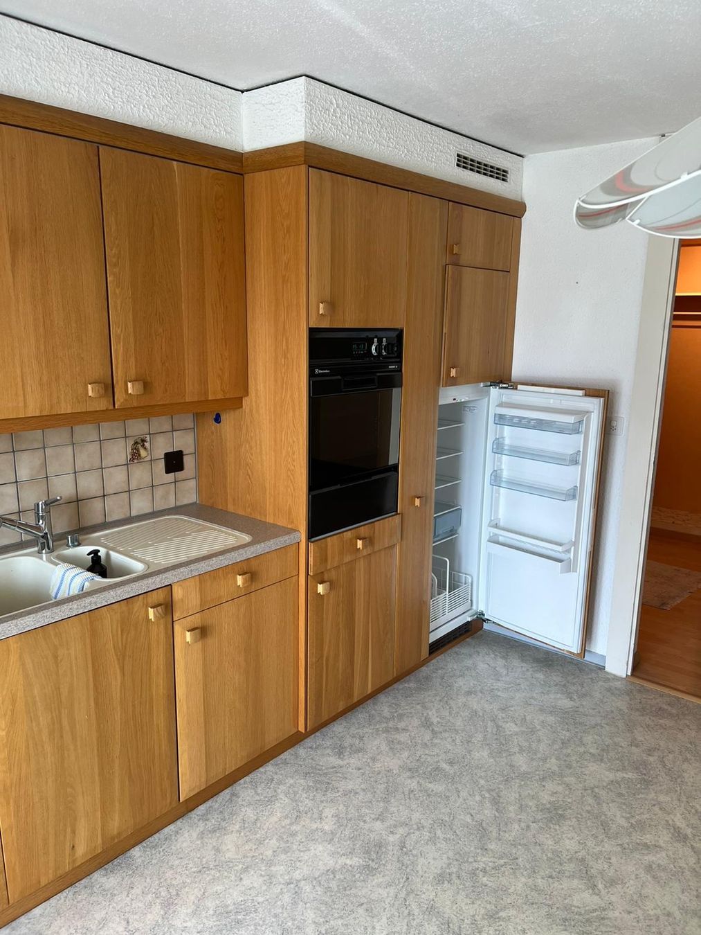 Cucine complete: Küche Eichenfront inkl. Geräten und Kühlschrank – Usato da St. Gallen venduto da afr_5bqw 3