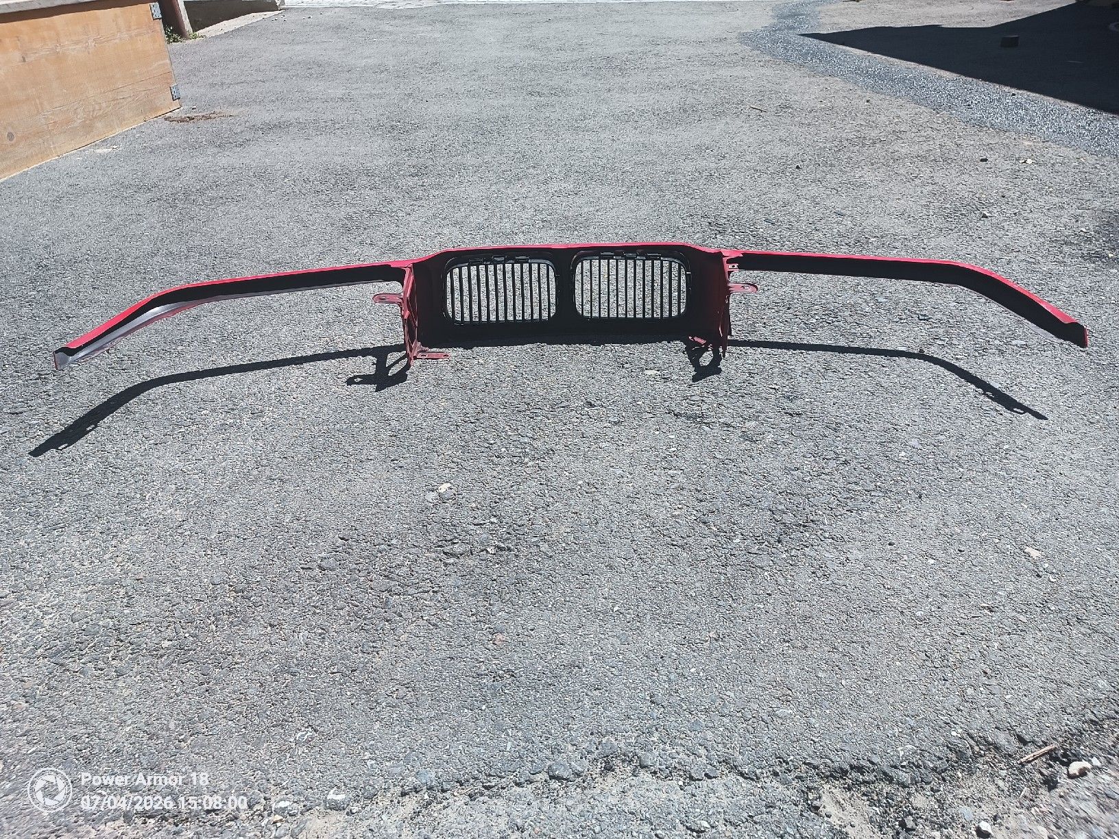 BMW Toutes les pièces auto: Kühlergrill rot BMW E36  – D'occasion à Bargen SH par sti_drf8 3