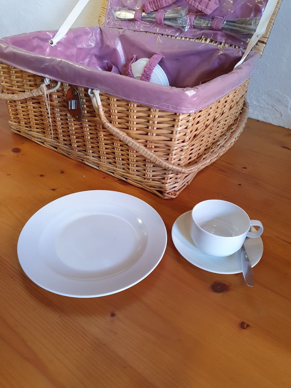 Altro per la casa: Picknickkorb inkl. Geschirr – Nuovo (secondo la descrizione) da Roggwil TG venduto da RustonBucyrus22 4