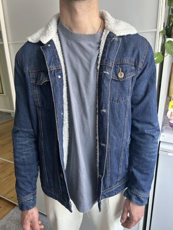 Warme Jeansjacke mit Teddyfutter