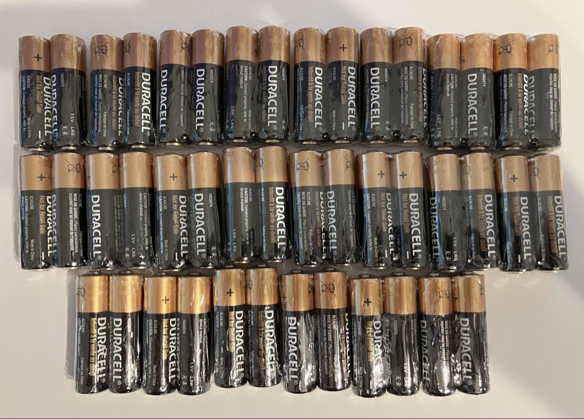 Duracell Caricatori & Batterie: Duracell Batterien 1.5V / AA. 44 Stück – Nuovo e nell'imballaggio originale da lyssach venduto da Fisch40 1