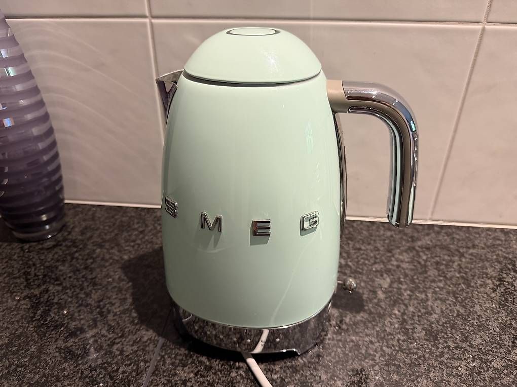 Bouilloires électriques: Smeg Wasserkocher – D'occasion à Watt par Segi75