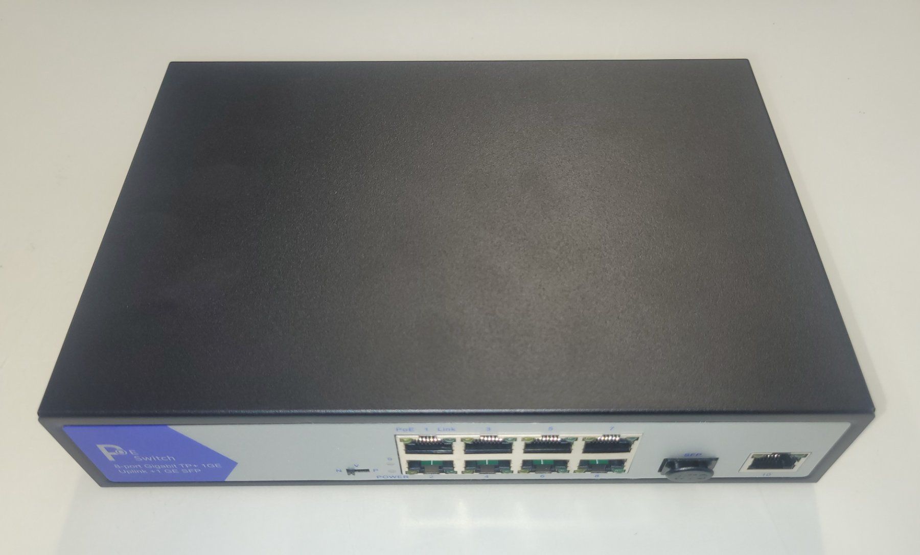Hub & Switch: VALUE  PoE gigabit ethernet switch, 8+2 uplink ports – Nuovo e nell'imballaggio originale da Tägertschi venduto da 9__Saeru__9