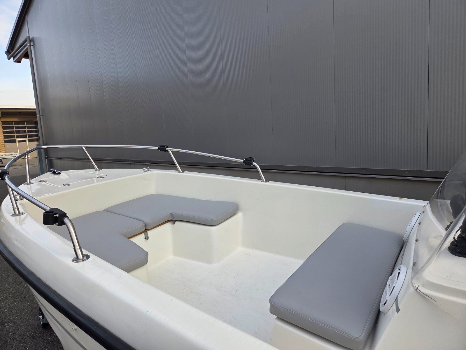 Boote: Motorboot Mingolla Meteo Due inkl. Trailer – Gebraucht aus Wangen Sz von RB1585 1