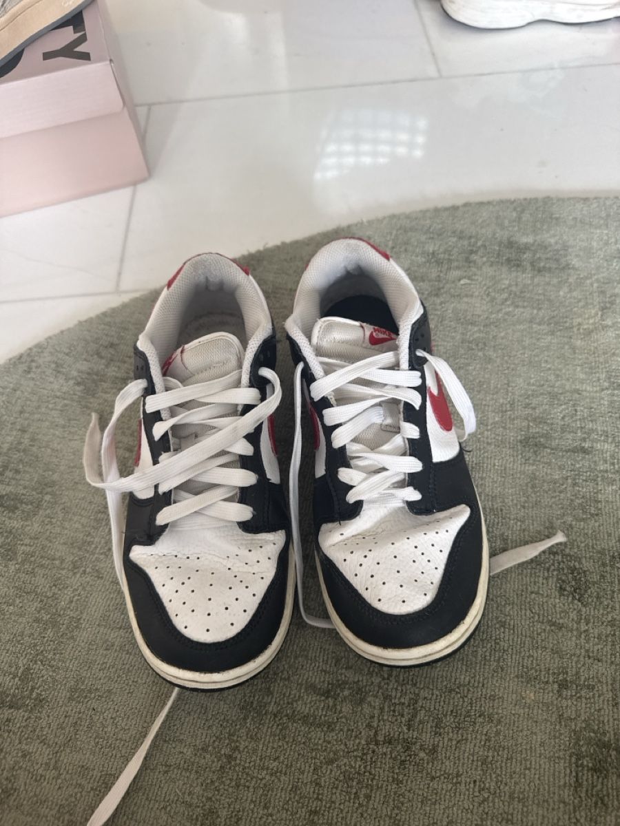 Nike Chaussures hommes: Nike Dunk Low Turnschuhe Grösse 40.5 gebraucht – D'occasion à Jona par vel_dm82