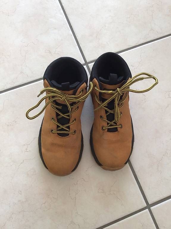 Chaussures garçon: Sprandi Trekkingschuhe Grösse 33 – D'occasion à Zimmerwald par wuff81