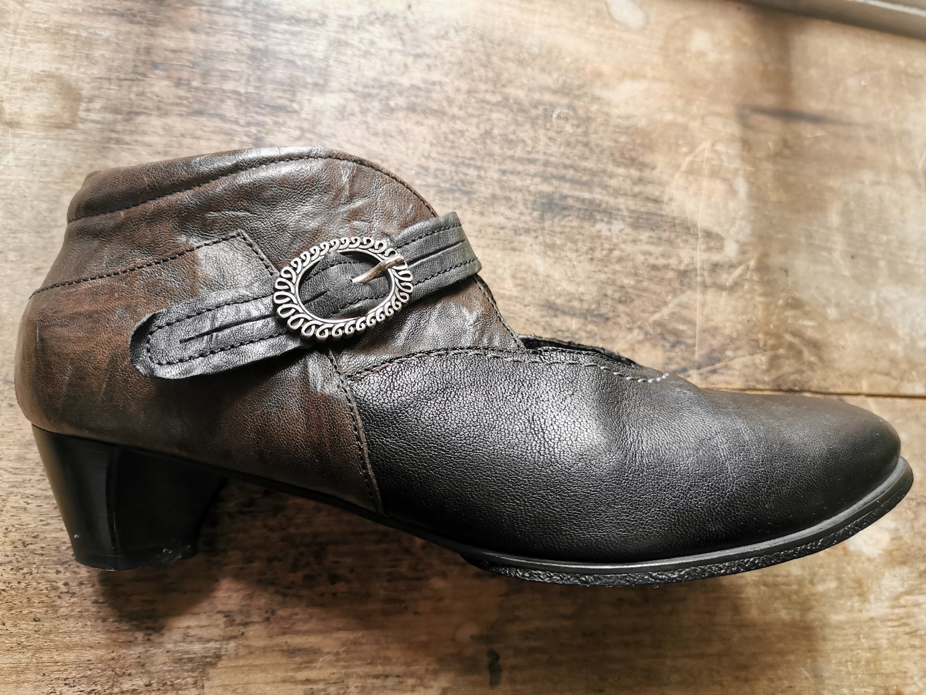Think Chaussures femmes: Leder-Halbschuh von Think! – D'occasion à Luzern par buypie 4