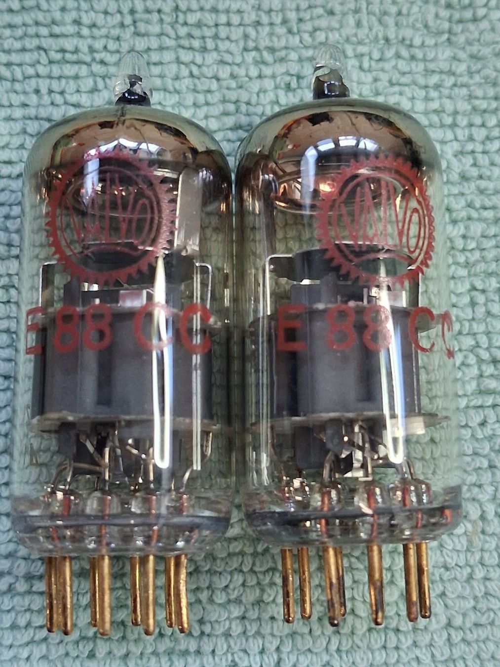 Amplificatori: Valvo E88CC red label NOS 1965 goldpin, gleicher Datumscode – Nuovo (secondo la descrizione) da Wohlen AG venduto da strowo