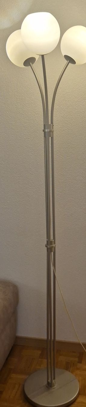 Lampade: Lampadaire design à 3 lumières – Usato da La Tour-de-Peilz venduto da Taliade
