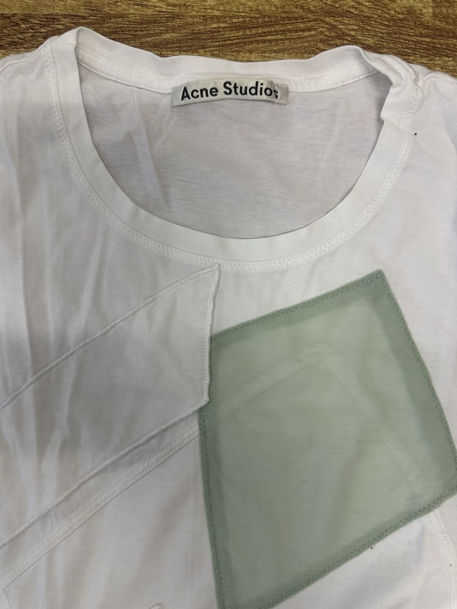 Acne Studios T-Shirts: Acne Studios Top – Gebraucht aus Buochs von zukkias 1