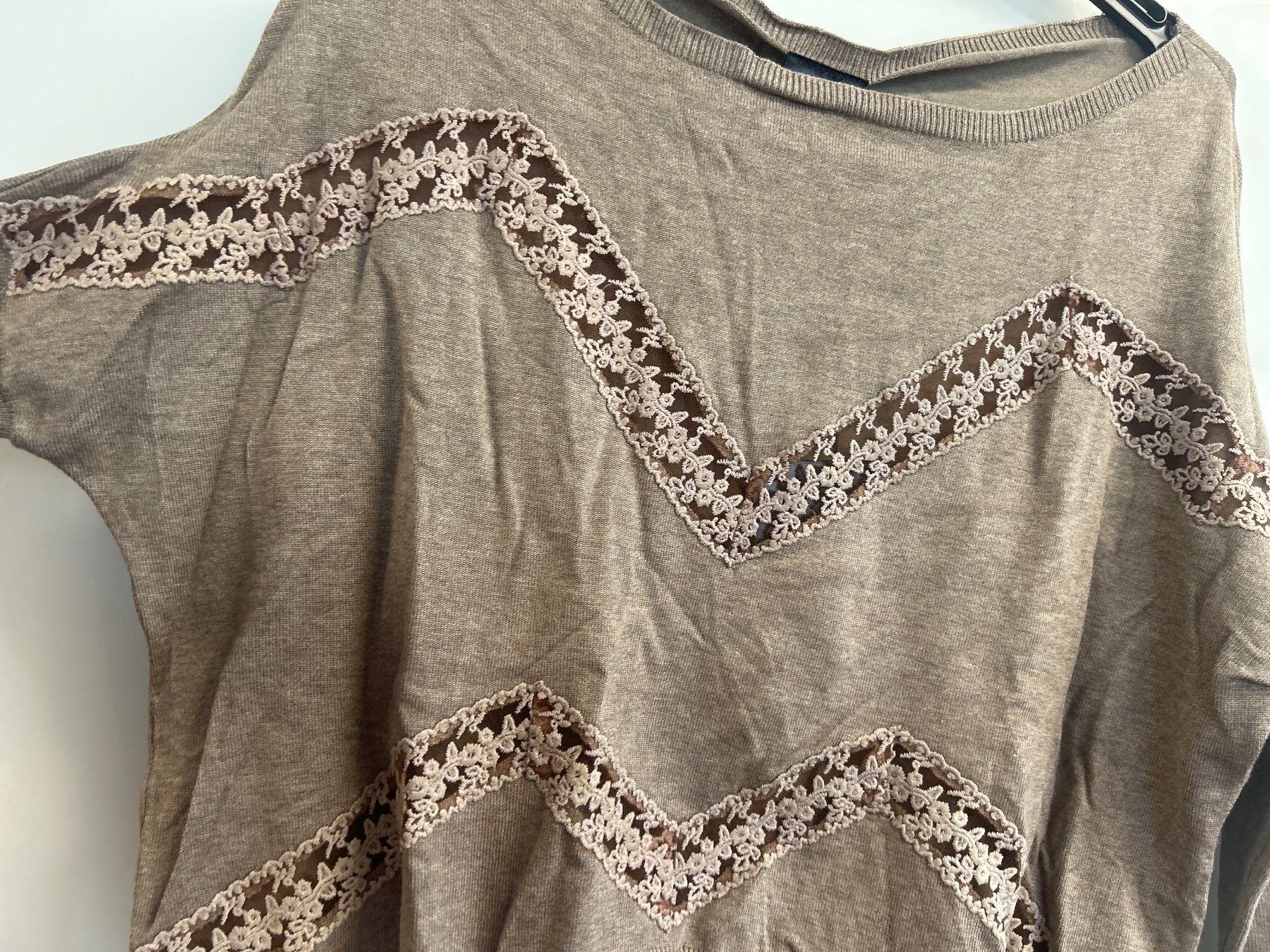 Maglioni & Felpe: Pullover Asymmetrisch Spitze Strass 1 Size Neu – Nuovo e nell'imballaggio originale da Regensdorf venduto da Spyke55 1