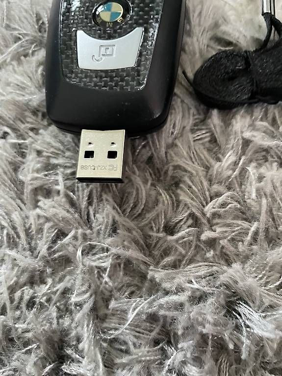 Accessori per altri veicoli: USB STICK und Bluetooth Lautsprecher + USB LED Leuchte – Usato da Wollerau venduto da michel31 1