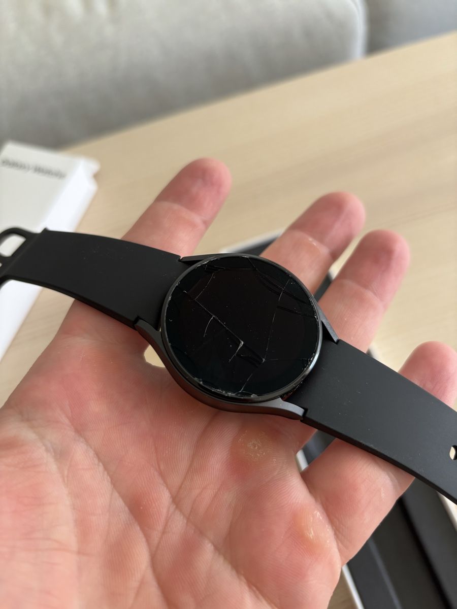 Samsung Smartwatch: Samsung Galaxy Watch 4 – Usato da Trimbach venduto da fro_2ztm 2