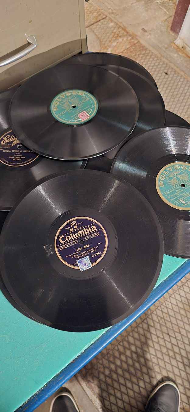 Dischi in vinile: Sammlung Schellackplatte,  Konvolut 22 verschiedene Grössen – Usato da Basel venduto da Jcva 3