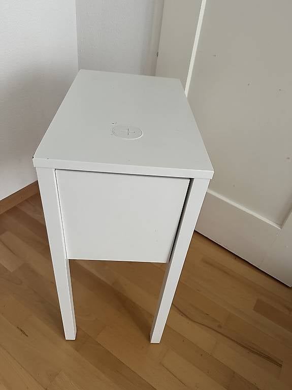 Comodini: Nachttisch weiss mit Ladefunktion – Usato da Muttenz venduto da anna123