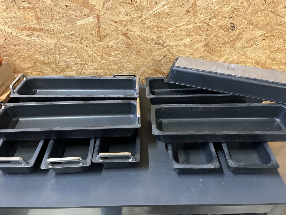Komplettküchen: 10 x 2/4 AMT Gussschalen TOP PREIS – Gebraucht aus Dittingen von Cervolino77